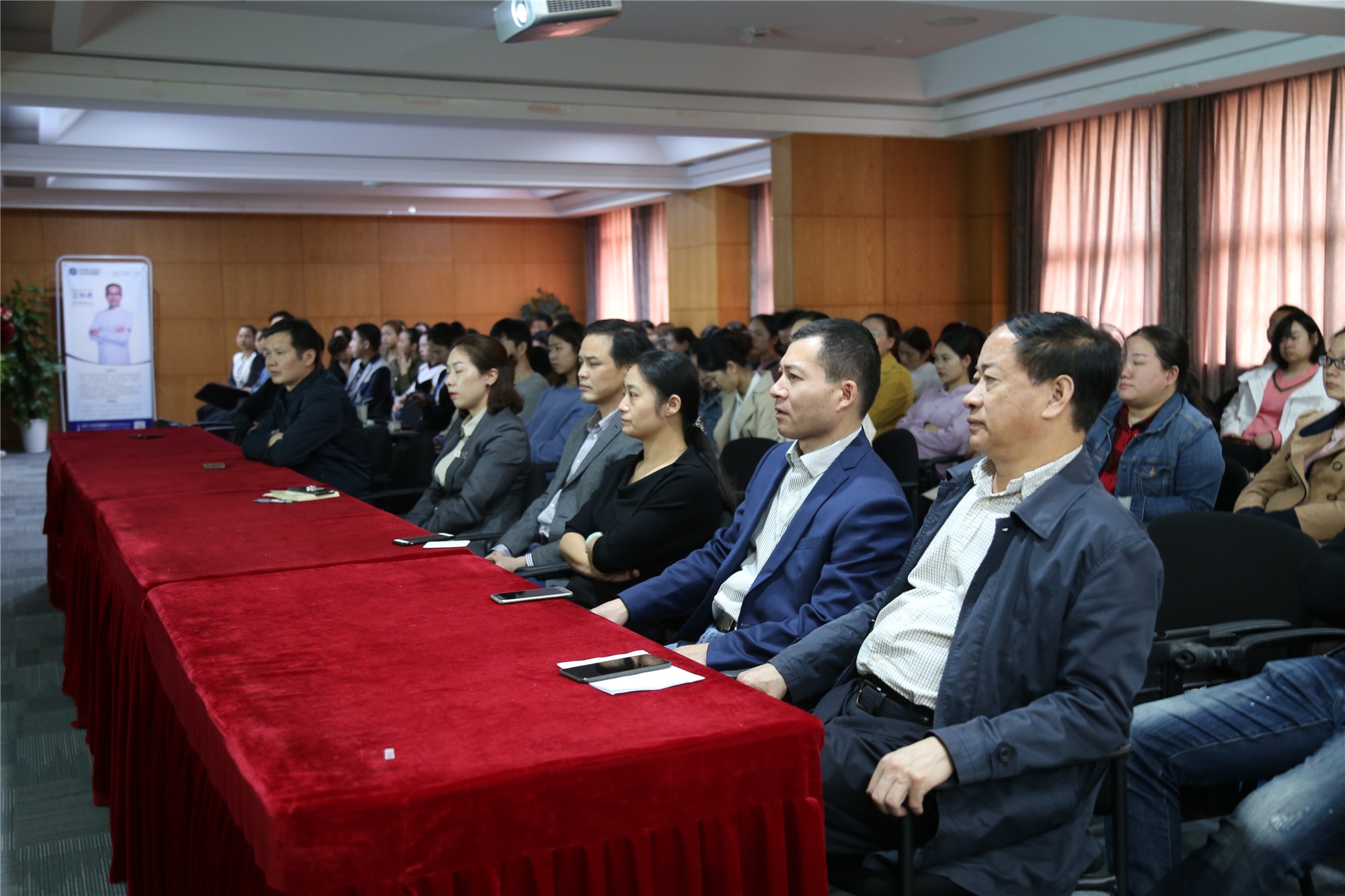 微信图片_20181025090758_副本.jpg